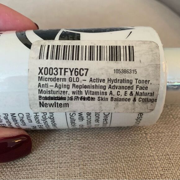 Microderm GLO Active Hydrating Toner - Picture 5 of 8